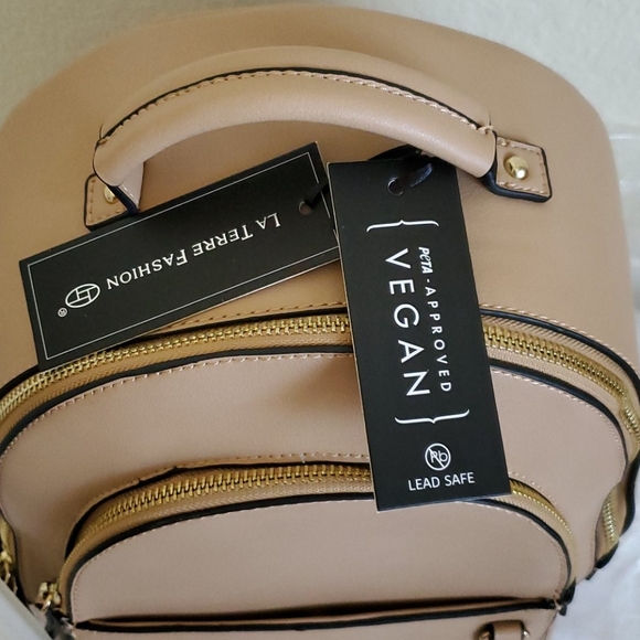 Back pack Sold - Picture 3 of 5